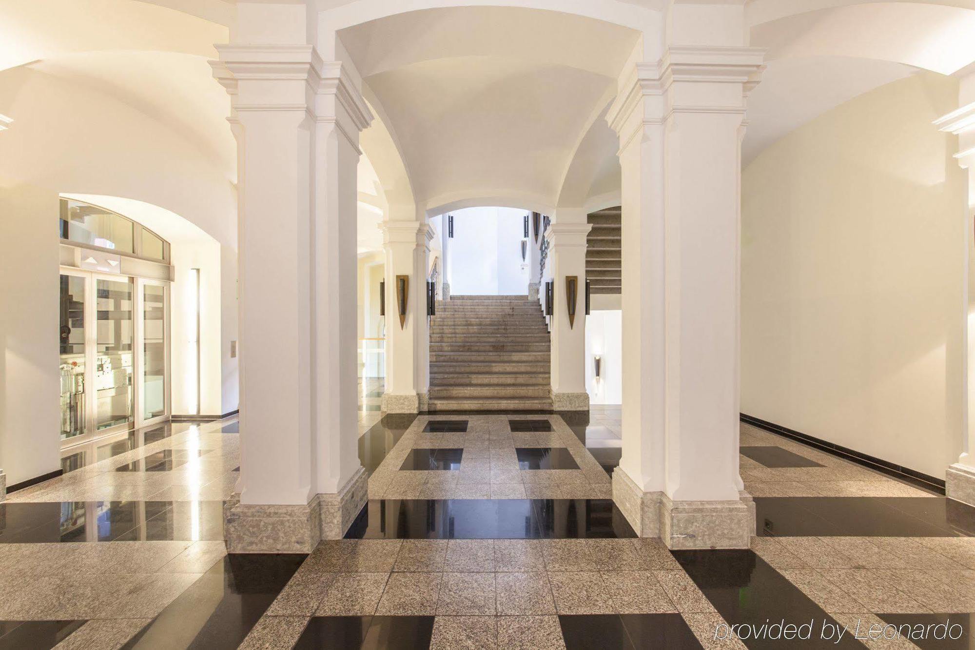 Hotel Berlin Ostbahnhof Екстер'єр фото