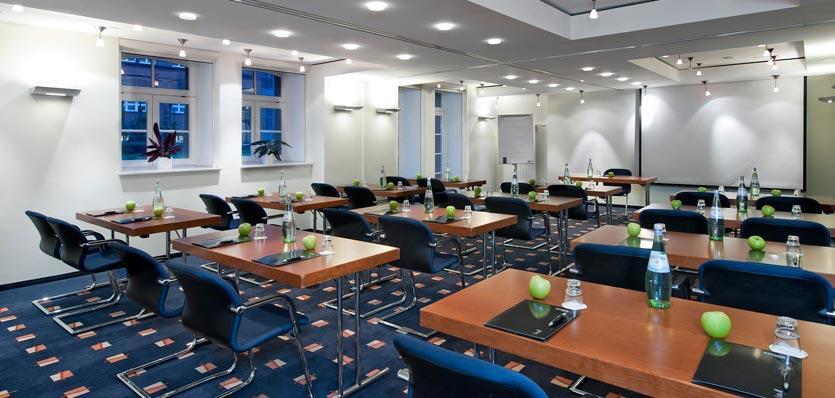 Hotel Berlin Ostbahnhof Екстер'єр фото