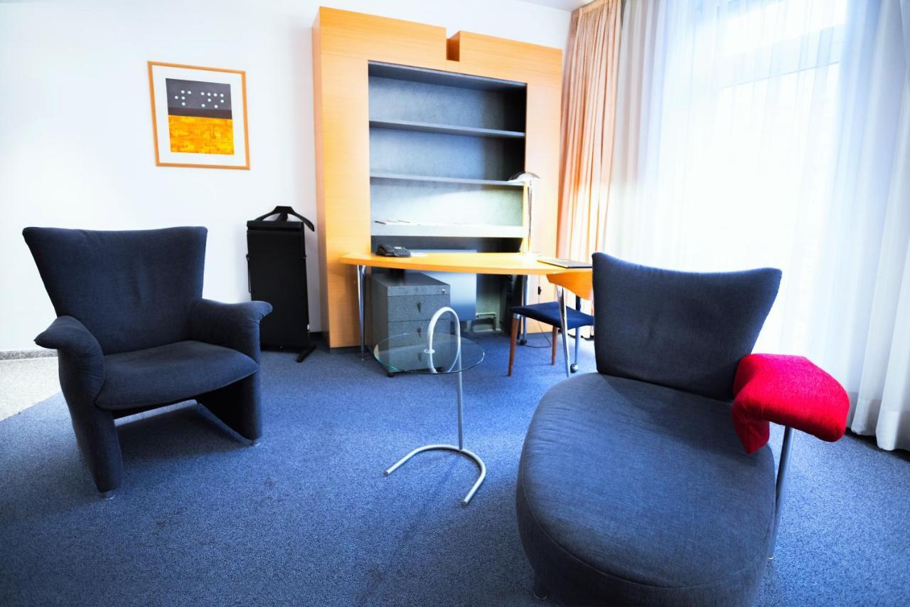 Hotel Berlin Ostbahnhof Екстер'єр фото