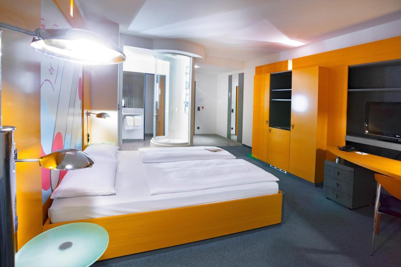 Hotel Berlin Ostbahnhof Екстер'єр фото