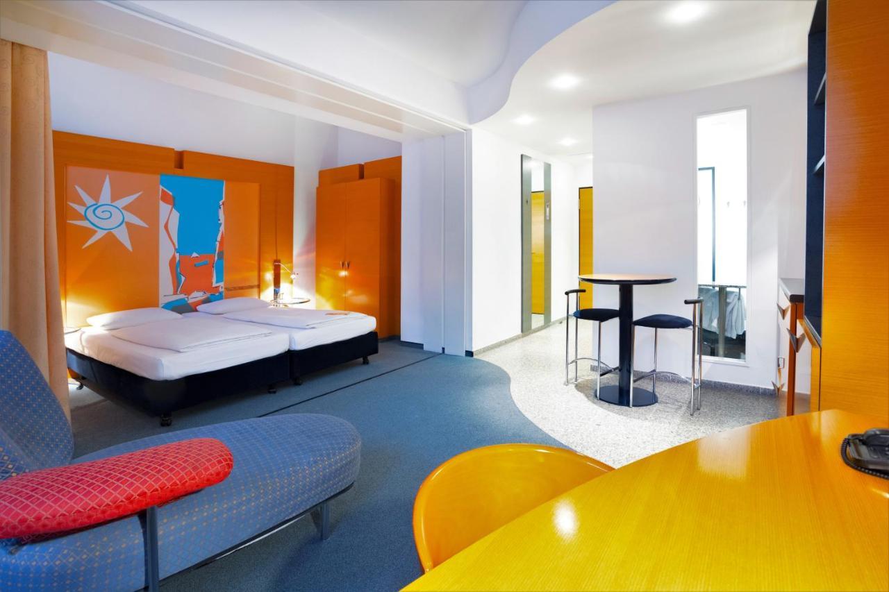 Hotel Berlin Ostbahnhof Екстер'єр фото
