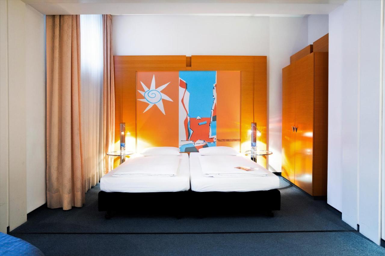 Hotel Berlin Ostbahnhof Екстер'єр фото