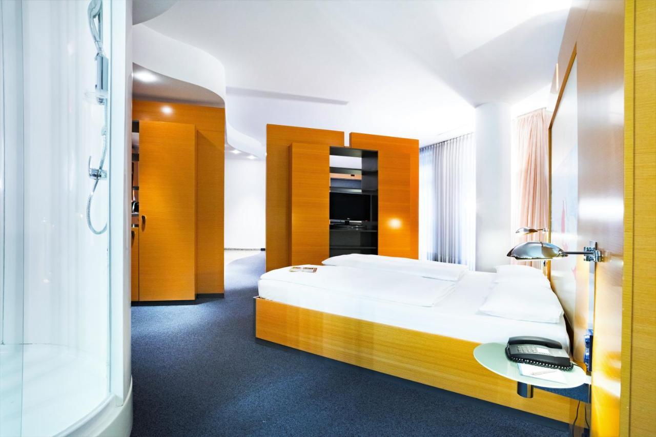 Hotel Berlin Ostbahnhof Екстер'єр фото