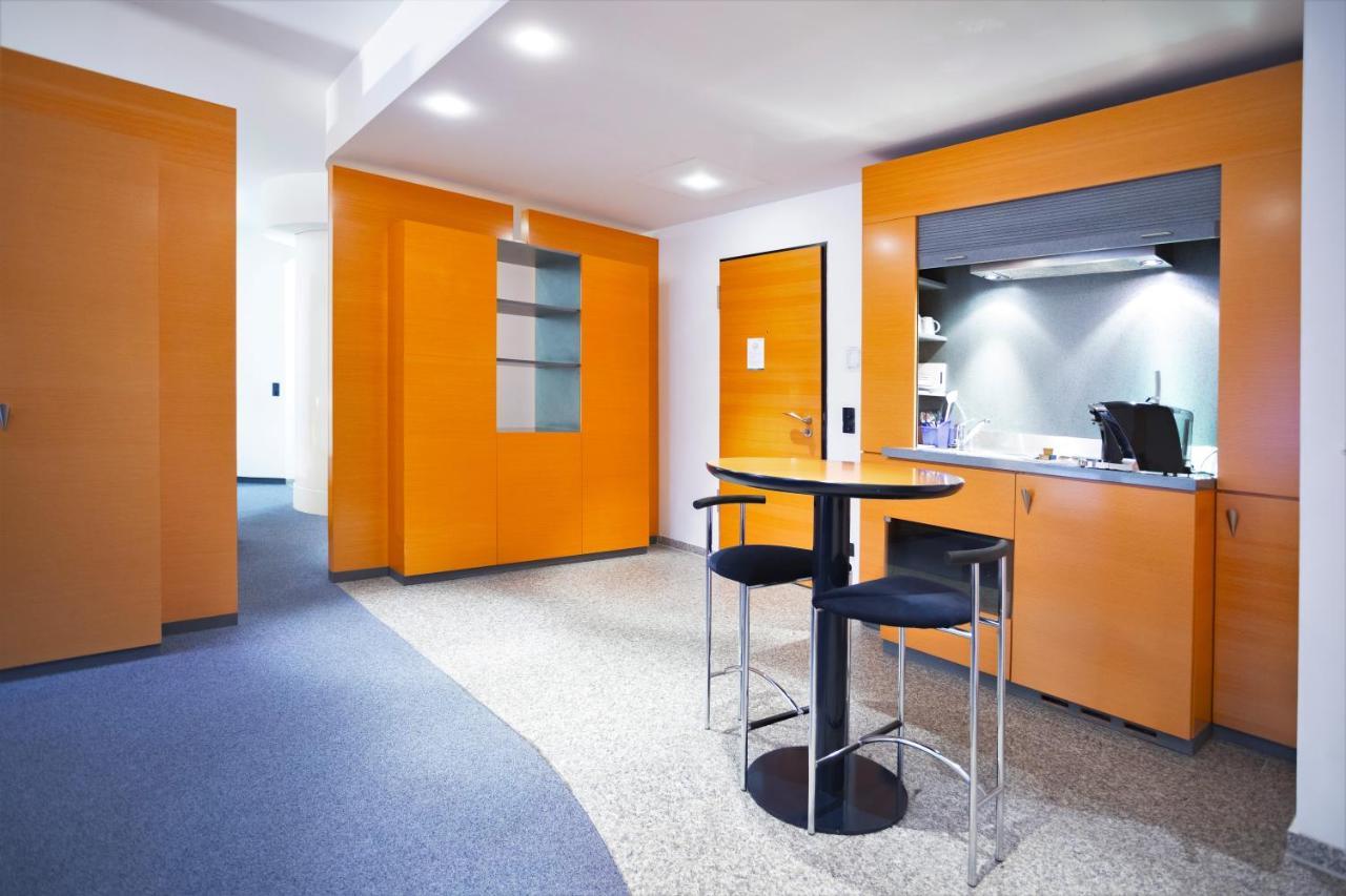 Hotel Berlin Ostbahnhof Екстер'єр фото