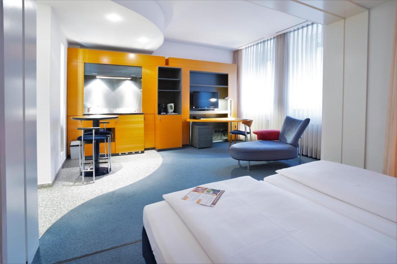 Hotel Berlin Ostbahnhof Екстер'єр фото