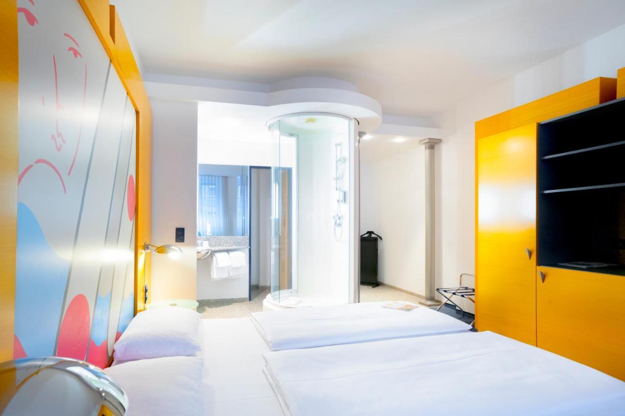 Hotel Berlin Ostbahnhof Екстер'єр фото
