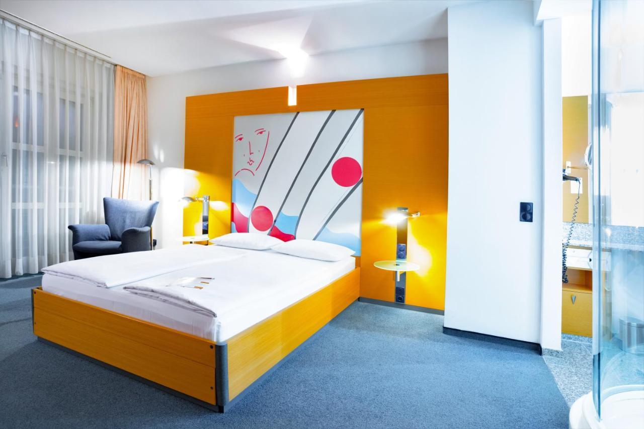 Hotel Berlin Ostbahnhof Екстер'єр фото