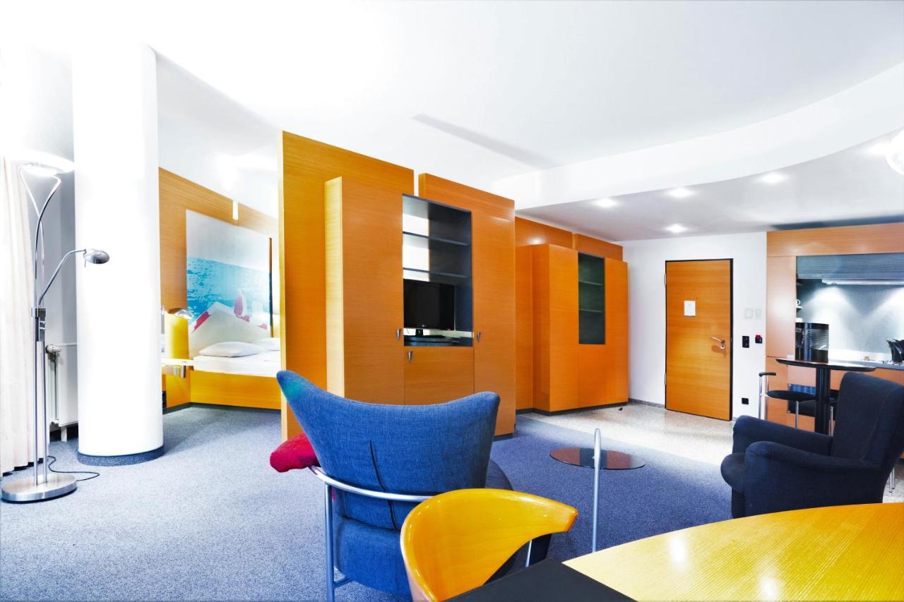 Hotel Berlin Ostbahnhof Екстер'єр фото