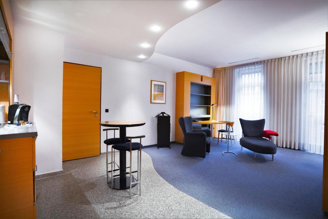 Hotel Berlin Ostbahnhof Екстер'єр фото