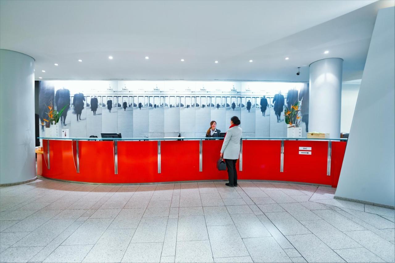Hotel Berlin Ostbahnhof Екстер'єр фото