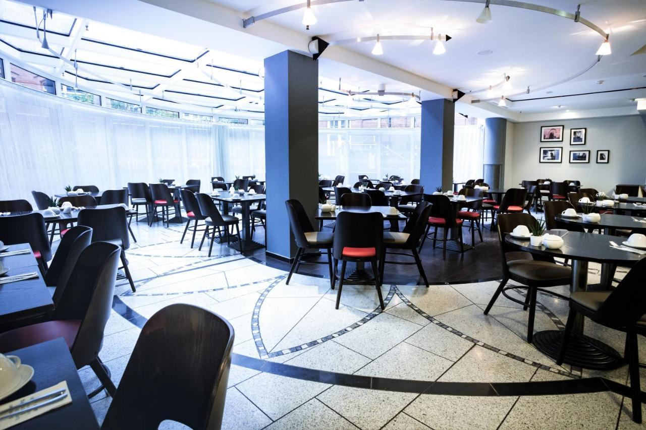 Hotel Berlin Ostbahnhof Екстер'єр фото