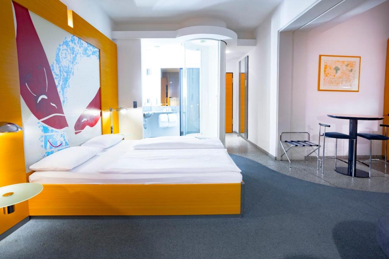 Hotel Berlin Ostbahnhof Екстер'єр фото
